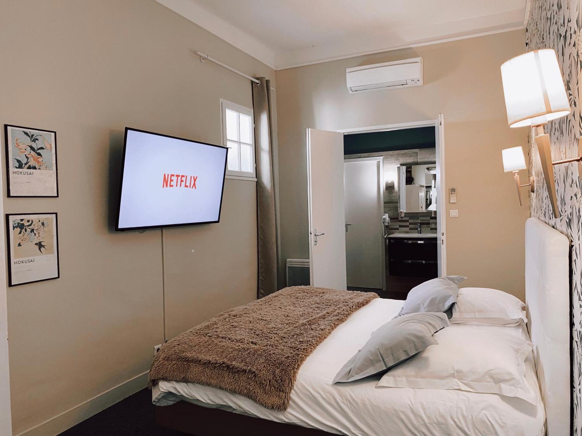 Royal Hotel Nimes Luaran gambar