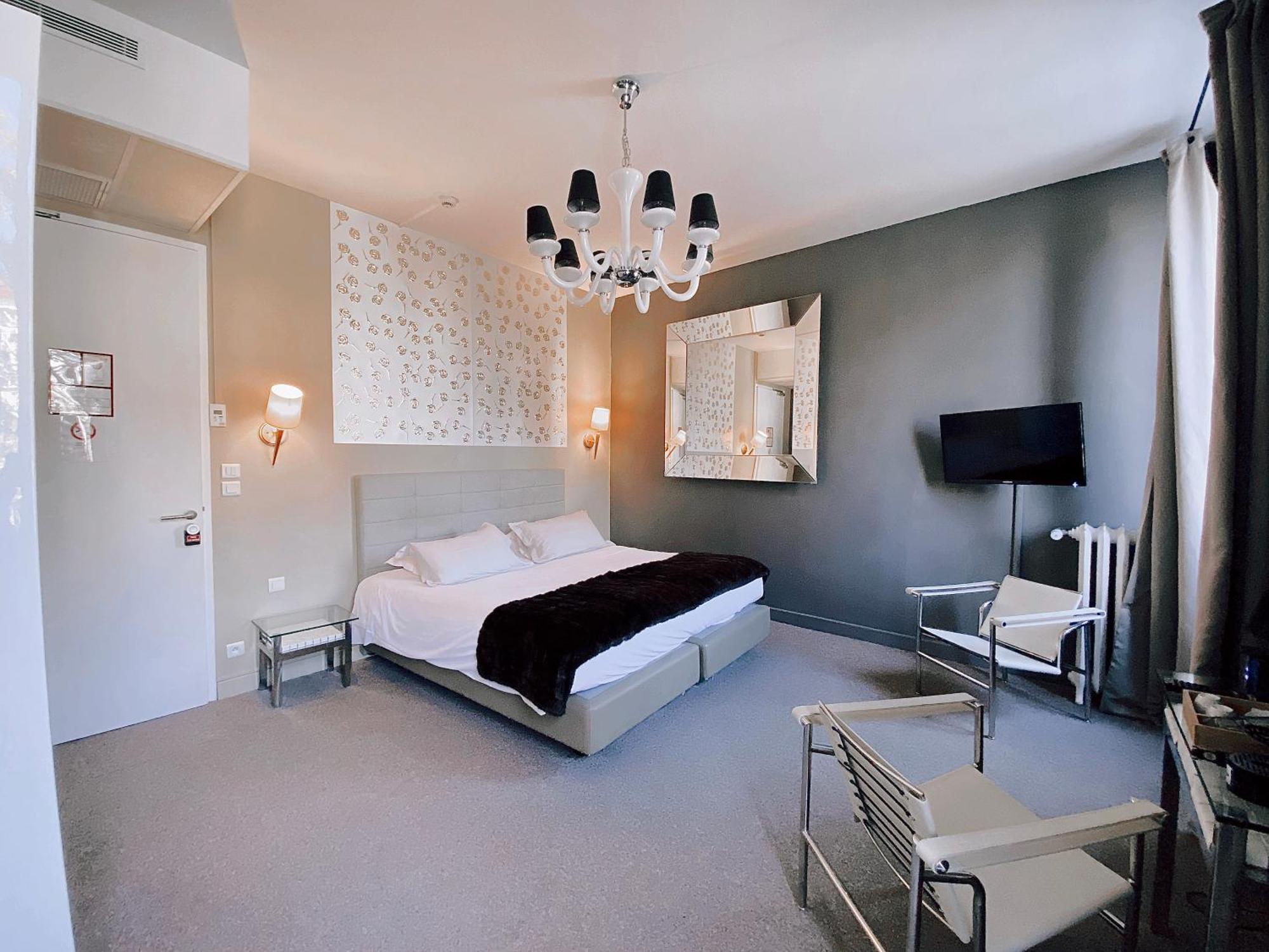 Royal Hotel Nimes Luaran gambar