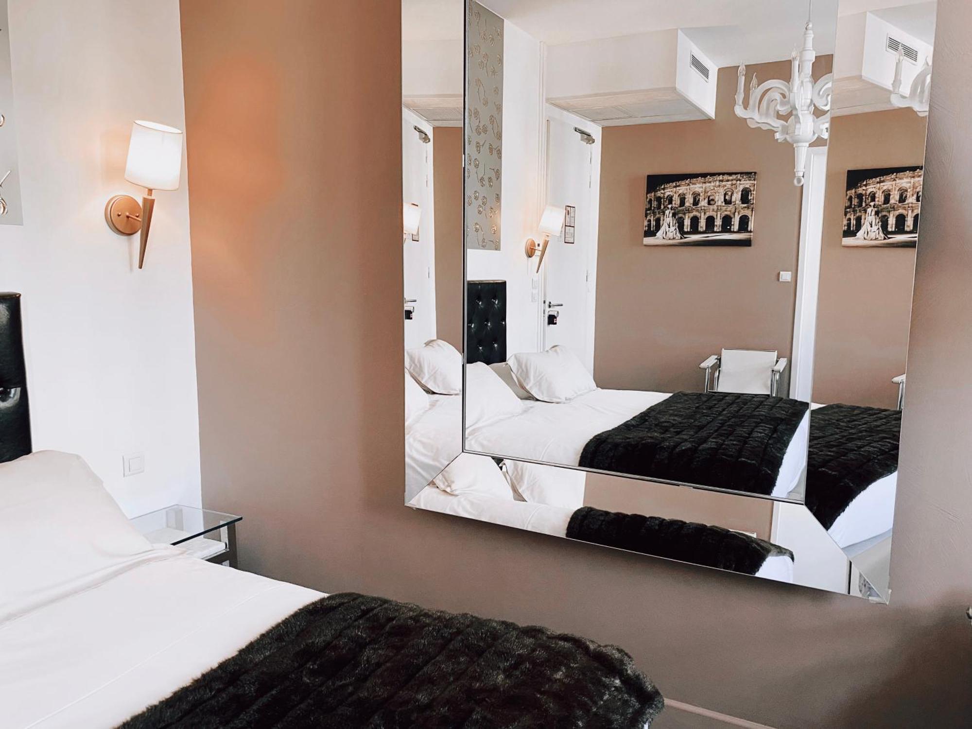 Royal Hotel Nimes Luaran gambar