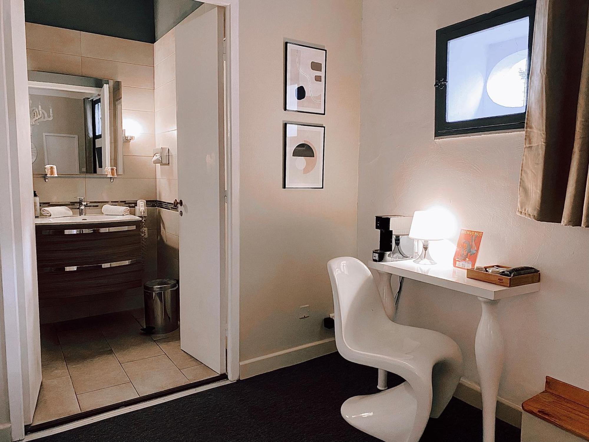Royal Hotel Nimes Bilik gambar