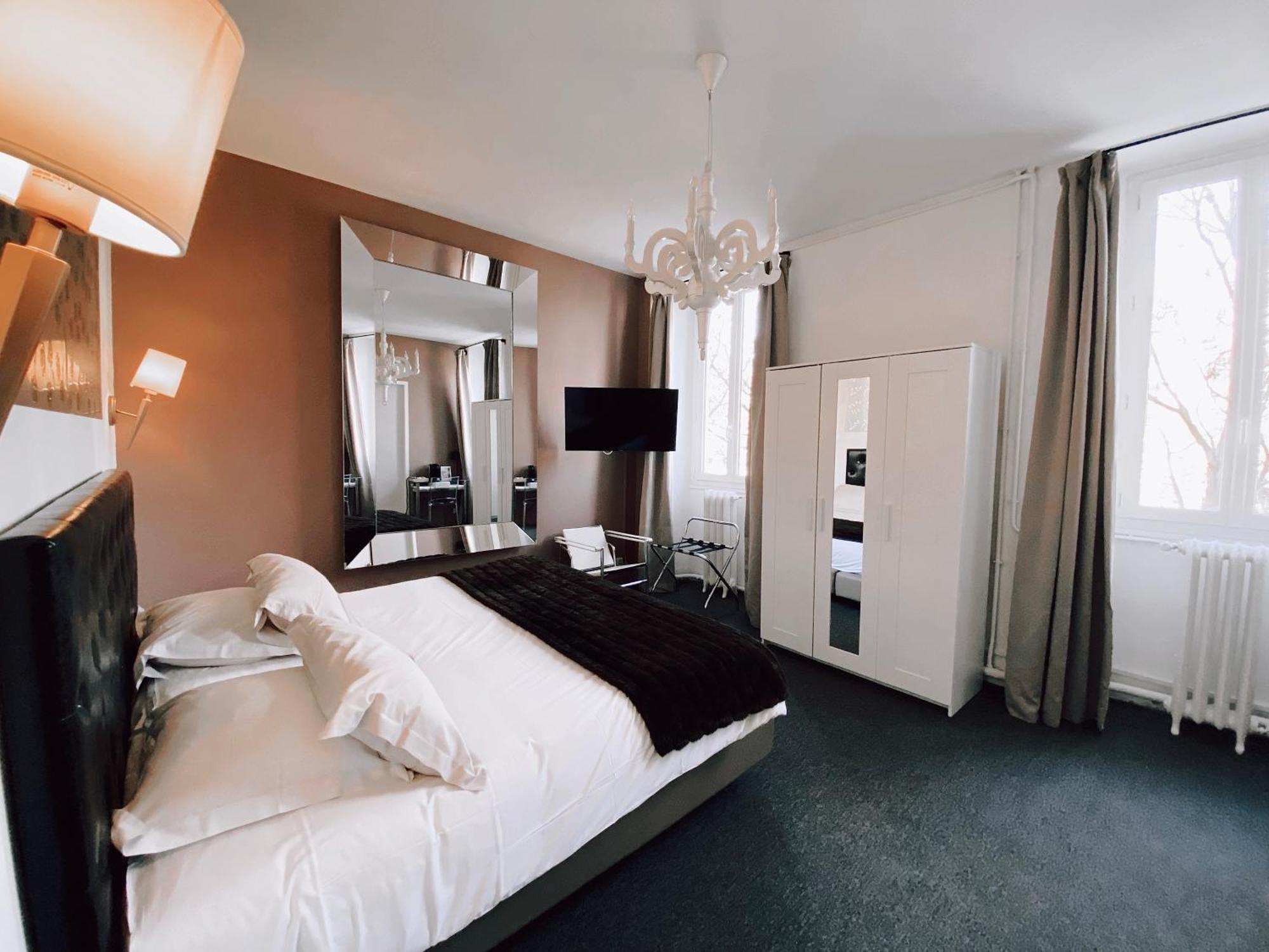 Royal Hotel Nimes Bilik gambar