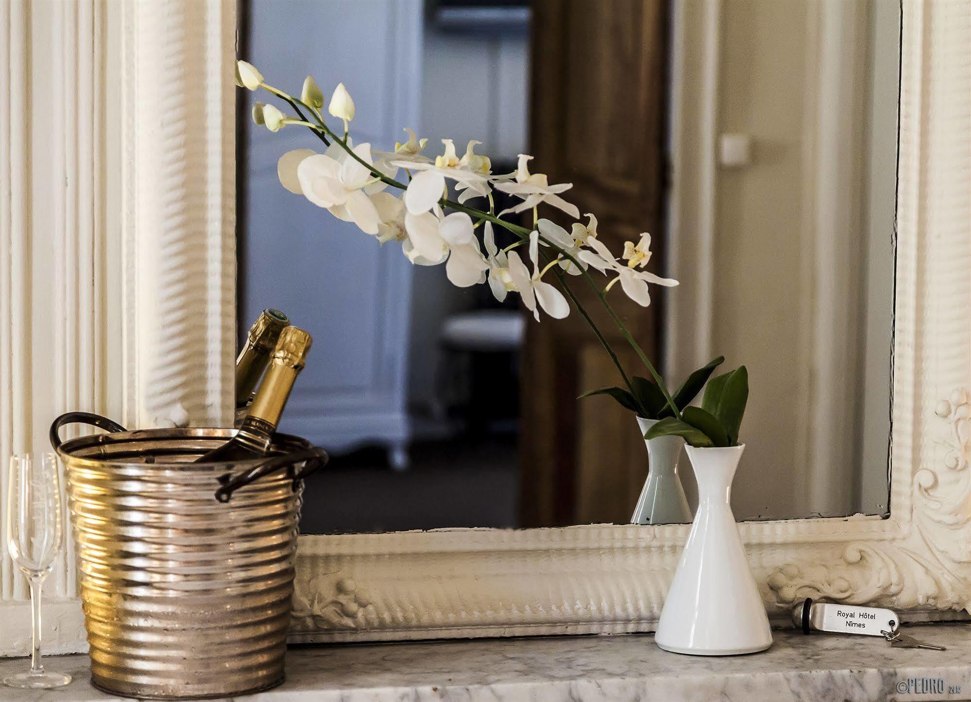 Royal Hotel Nimes Luaran gambar