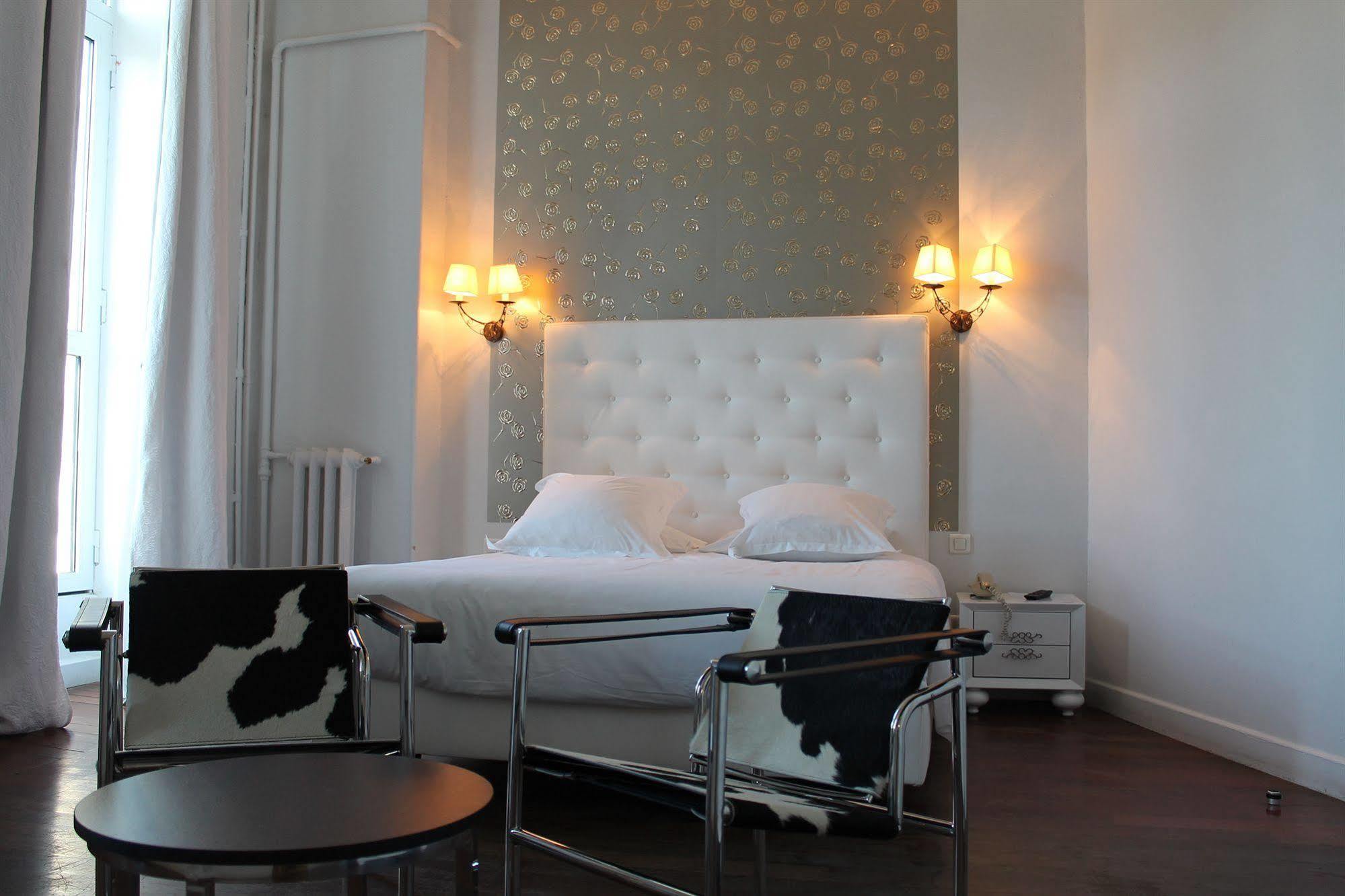 Royal Hotel Nimes Luaran gambar