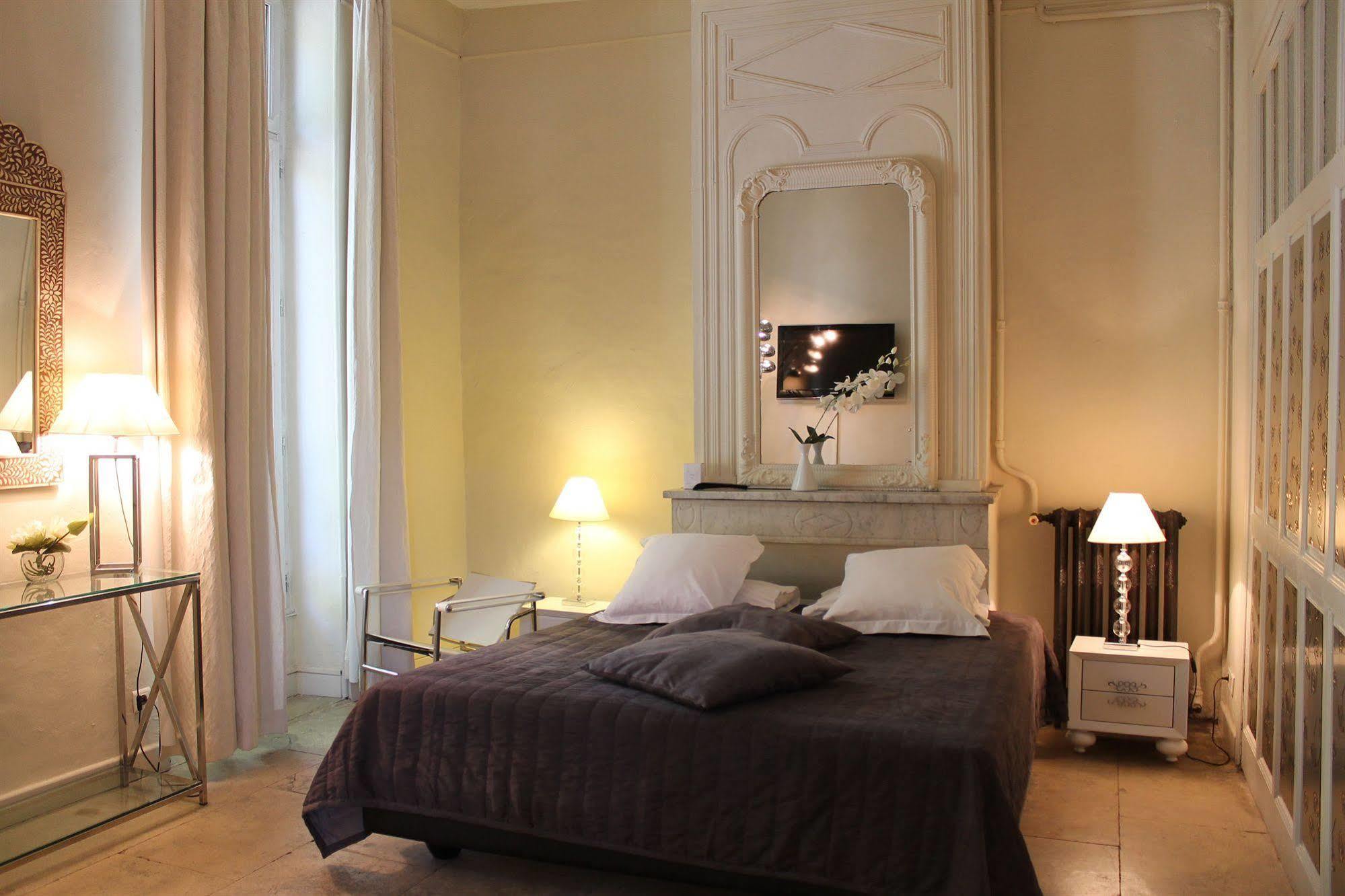 Royal Hotel Nimes Luaran gambar