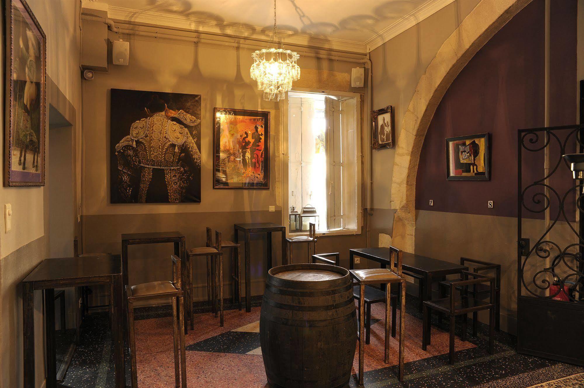 Royal Hotel Nimes Luaran gambar